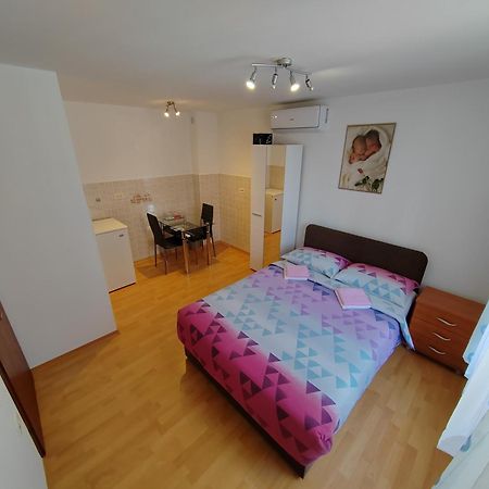Rooms Neda Ізола Екстер'єр фото